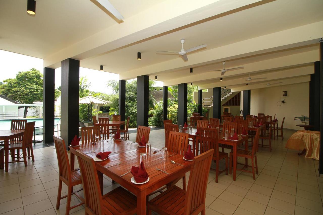 Garden Beach Hotel Kalutara Dış mekan fotoğraf